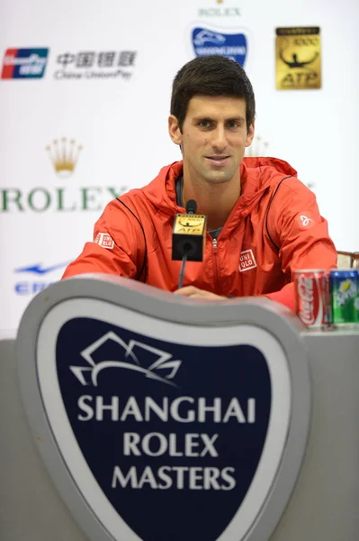 Sırp Tenisçi Novak Djokovic Konuşuyor Bir Basın Toplantısı Sırasında Qizhong — Stok fotoğraf