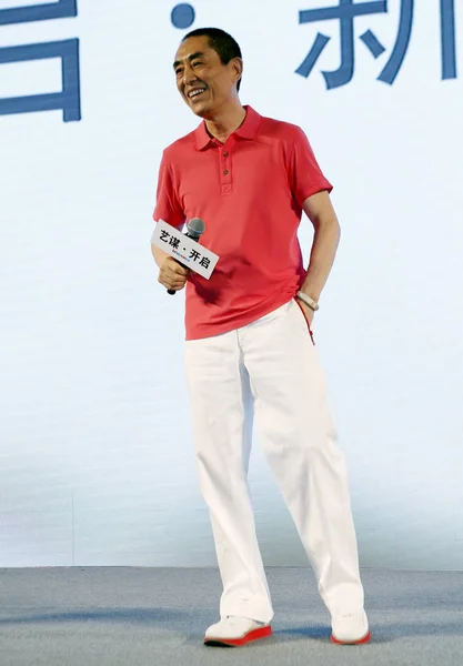Chiński Reżyser Zhang Yimou Uśmiecha Się Podczas Konferencji Prasowej Jego — Zdjęcie stockowe