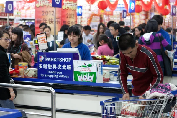 Klienci Kolejce Kasy Supermarket Parknshop Guangzhou South Chinas Prowincji Guangdong — Zdjęcie stockowe