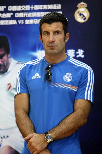 Portugalská Fotbalová Hvězda Luis Figo Real Madrid Leyendas Navštěvuje Ventilátor — Stock fotografie