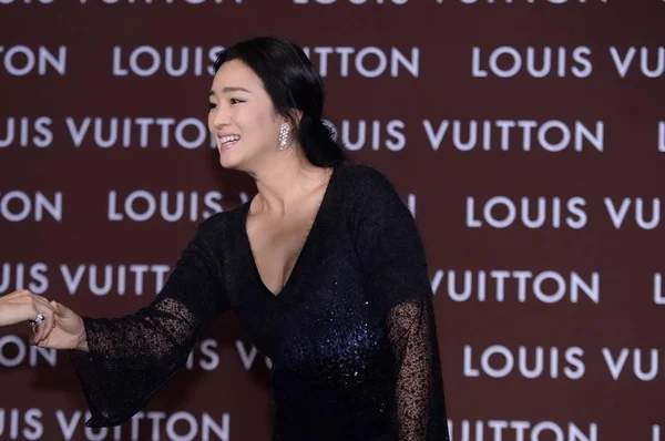 Actrice Chinoise Gong Accueille Invité Lors Cérémonie Ouverture Nouvelle Boutique — Photo