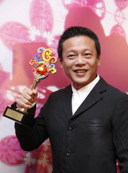 Acteur Taïwanais Lee Kang Sheng Pose Avec Son Trophée Après — Photo