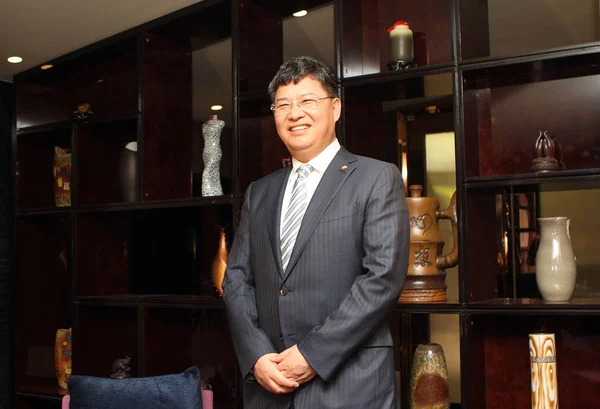 Zhang Yuliang Przewodniczący Grupy Grenlandii Uśmiecha Się Wywiad Podczas Fortune — Zdjęcie stockowe