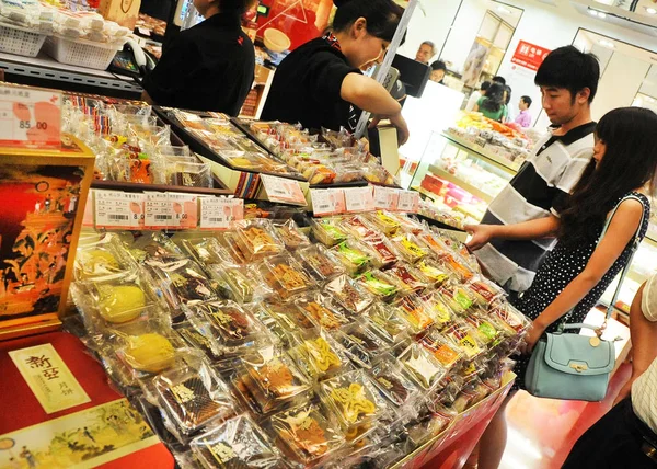 Les Clients Achètent Des Mooncakes Dans Magasin Shanghai Chine Août — Photo