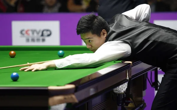 Ding Junhui China Juega Tiro Contra Marco Hong Kong Último — Foto de Stock