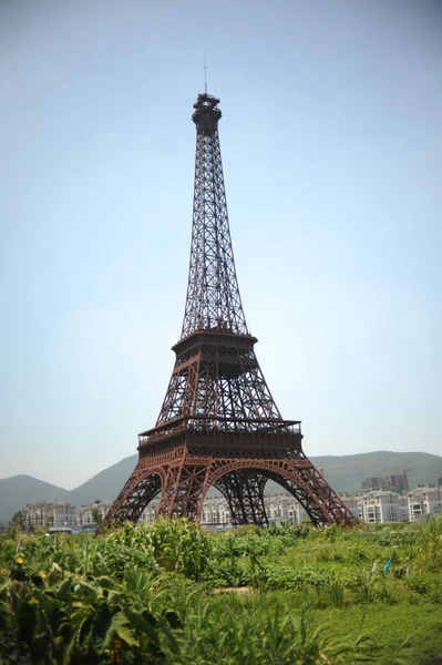 Copia Tamaño Medio Torre Eiffel Representa Tianducheng Una Pequeña Comunidad — Foto de Stock