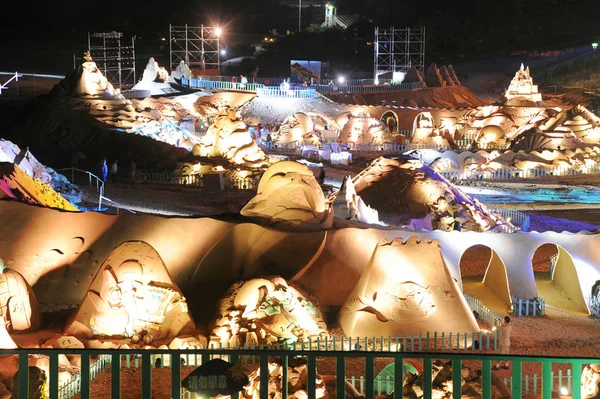 Night View Sand Sculptures Illuminated Lights Zhoushan East Chinas Zhejiang — Stock Photo, Image