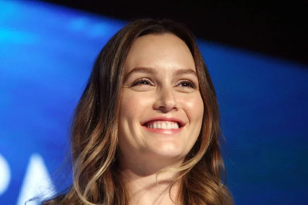 Actriz Estadounidense Leighton Meester Sonríe Evento Promocional Para Marca Cuidado — Foto de Stock