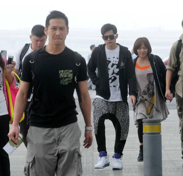 Cantante Taiwanese Jay Chou Centro Cammina Verso Terminal Dell Aeroporto — Foto Stock