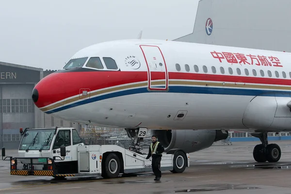 Egy Airbus A320 Sugárhajtású Repülőgép Kína Eastern Airlines Táplálta Bioüzemanyagok — Stock Fotó