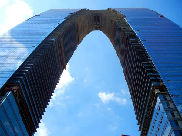 Pantolon Şeklindeki Gökdelen Doğu Kapısı Suzhou Şehir Yapım Aşamasında Doğu — Stok fotoğraf