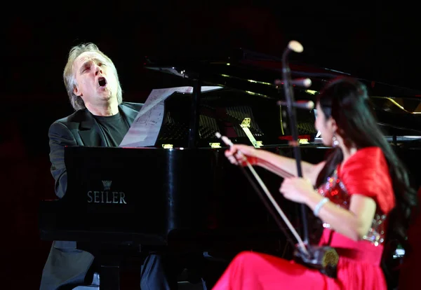 Franse Pianist Richard Clayderman Presteert Tijdens Een Concert Van Zijn — Stockfoto