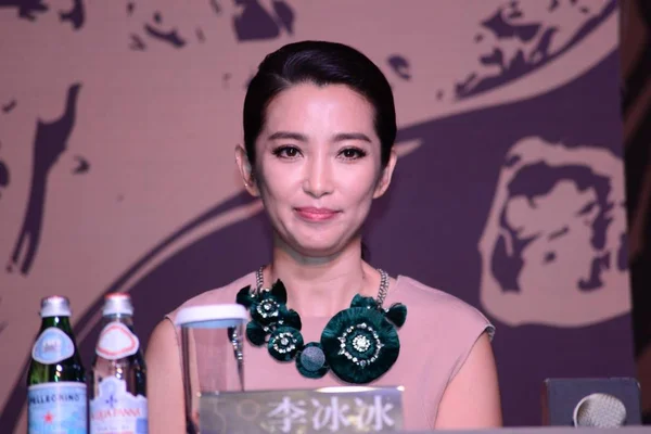Aktris Cina Bingbing Tersenyum Selama Konferensi Pers Untuk Juri Penghargaan — Stok Foto