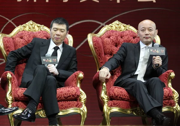 フォン シャオガン左 を俳優にした中国人監督出席北京 中国の個人的な調整 新作映画の記者会見 2013 — ストック写真