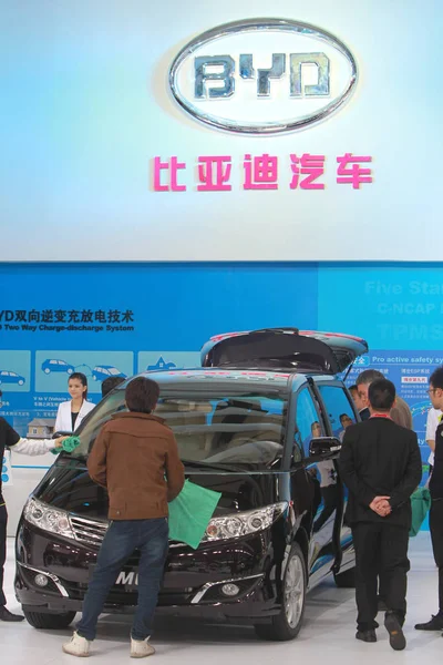 Besökare Tittar Byd Den Shanghai International Automobile Industri Exhibition Känd — Stockfoto