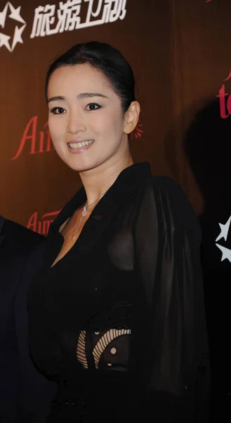 Chinese Actrice Gong Vormt Rode Loper Als Bij Een Modeshow — Stockfoto
