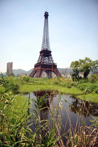 Half Sized Copy Eiffel Tower Pictured Tianducheng Small Chinese Community — Stock Photo, Image