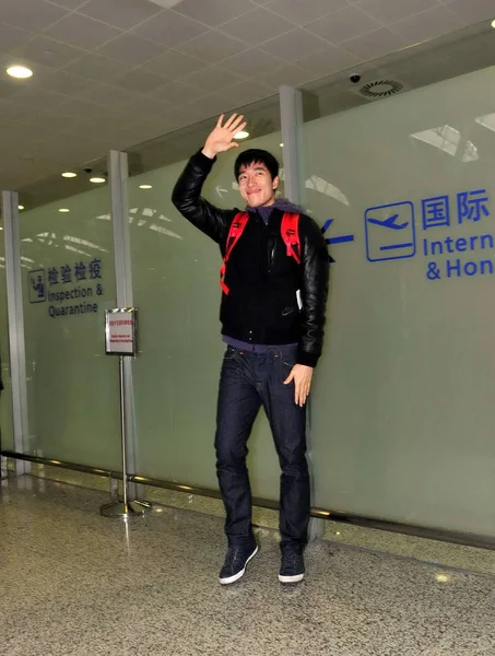 Star Cinese Liu Xiang Fotografata All Aeroporto Internazionale Shanghai Pudong — Foto Stock