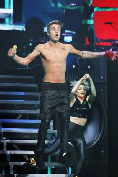 Chanteur Pop Canadien Justin Bieber Produit Lors Son Concert Beijing — Photo