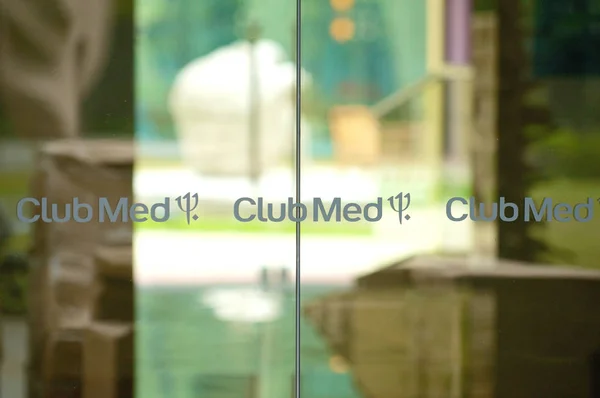 Logo Club Med Est Visible Sur Une Porte Vitrée Hôtel — Photo