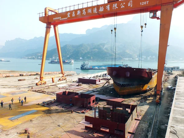 Está Construyendo Barco Astillero Orillas Del Río Yangtze Yichang Provincia — Foto de Stock