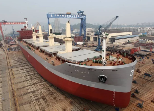 Cargo Ship Being Built Jinling Shipyard Nanjing East Chinas Jiangsu — Stock Photo, Image