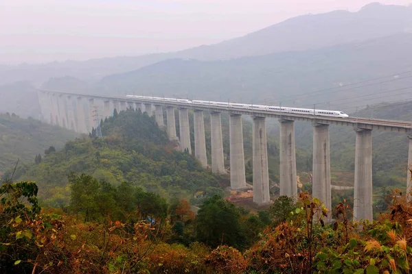 Treno Crh China Railway High Speed Corre Sul Gran Ponte — Foto Stock