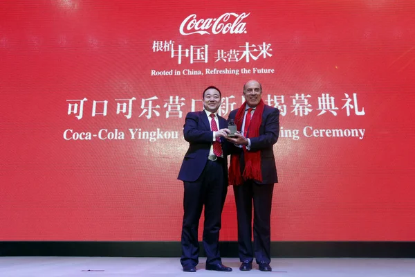 Мухтар Кент Праворуч Голова Генеральний Директор Компанії Coca Cola Відвідує — стокове фото