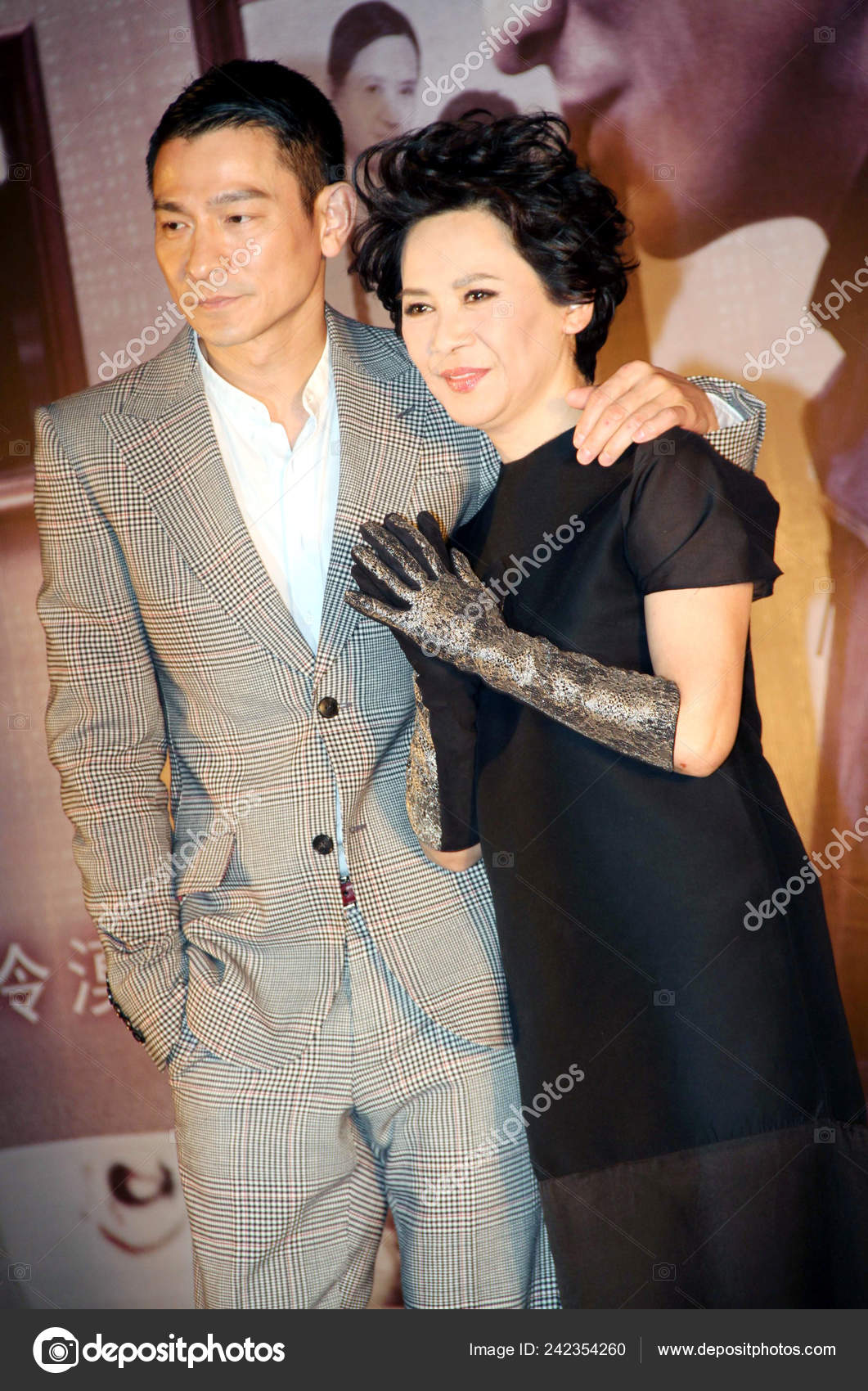 Гонконгский Певец Актёр Энди Лау Гонконгская Актриса Дини Приняли.