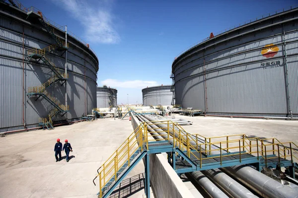 Kinesiska Inspektörer Patrull Tidigare Oljetankar Dagang Commercial Oil Reserve Base — Stockfoto