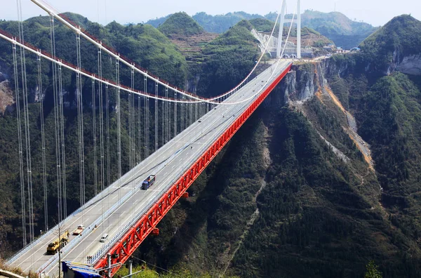 Veículos Passam Pela Ponte Suspensão Aizhai Cidade Aizhai Cidade Jishou — Fotografia de Stock