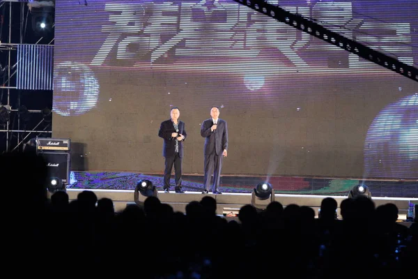 File Chinese Crosstalk Comedian Feng Gong His Partner Perform Wedding — Stock Photo, Image