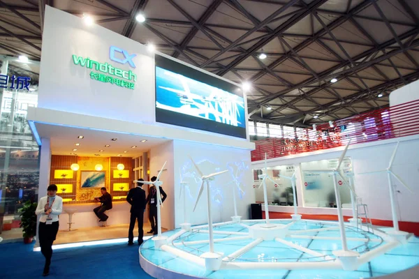 Modelos Turbinas Eólicas São Vistos Exposição Estande Shandong Changxing Wind — Fotografia de Stock