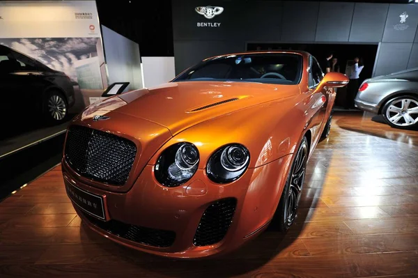 Ein Bentley Sportwagen Während Der Jährlichen Hainan Rendez Vous Jacht — Stockfoto