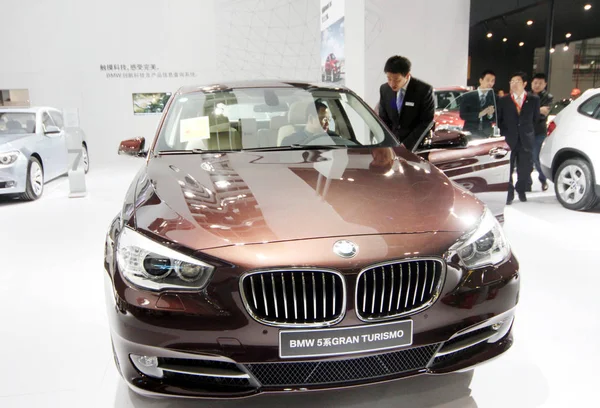 Visitor Tries Out Bmw Series Gran Turismo Auto Show Beijing — Stock Photo, Image