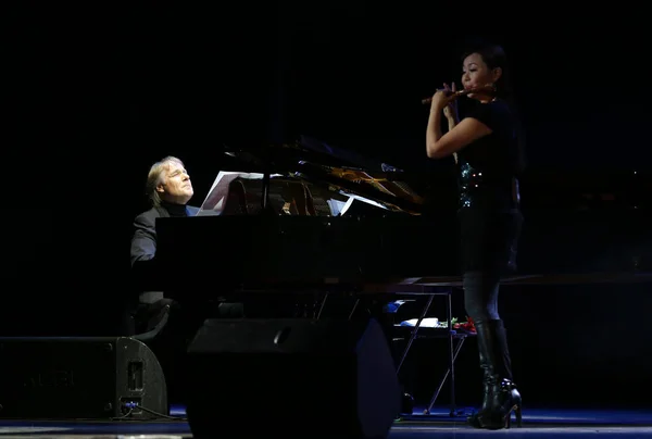 Pianista Francês Richard Clayderman Esquerda Artista Chinês Apresentam Concerto Sua — Fotografia de Stock