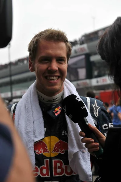 Piloto Alemán Sebastian Vettel Del Equipo Red Bull Entrevistado Durante —  Fotos de Stock