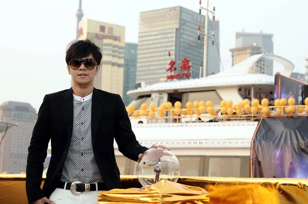 Taiwanesiska Sångaren Visa Ställer Säljfrämjande Verksamhet För Hans Nya Musikalbum — Stockfoto