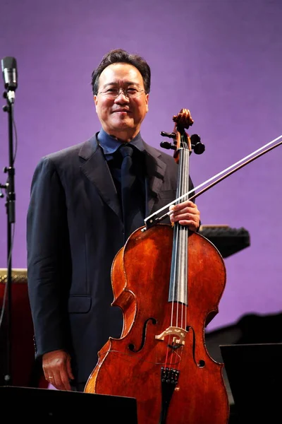 Violonchelista Estadounidense Francés Representa Durante Concierto Guangzhou Provincia Guangdong Sur — Foto de Stock