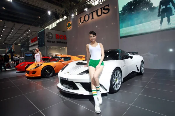 Modellek Jelentenek Lotus Nyo Nyitott Sportautók Peking Nemzetközi Autóipari Kiállítás — Stock Fotó