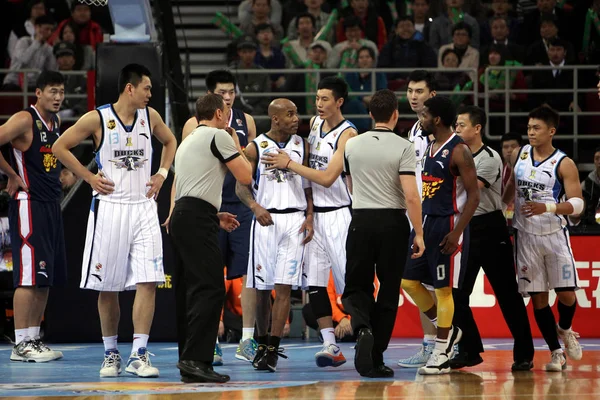 Stephon Marbury Pekin Ördekleri Merkezi Kavgalar 2011 Final Ilk Oyunda — Stok fotoğraf