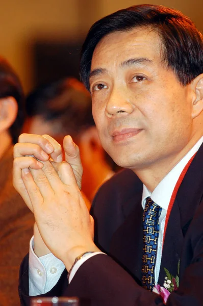 曾任辽宁省省长 中国国务院副总理薄熙来之子薄熙来出席2003年12月6日在中国北京举行的2003年中国企业家峰会 — 图库照片