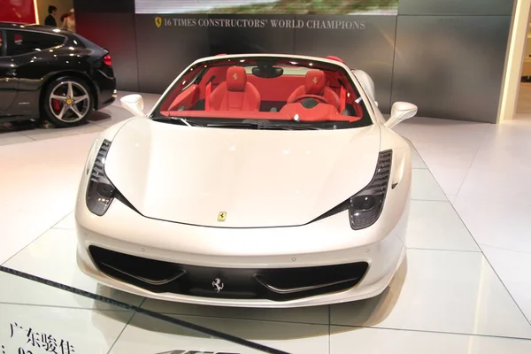 Roadster Ferrari Está Exibição Durante Show Automóveis Guangzhou Sul Província — Fotografia de Stock