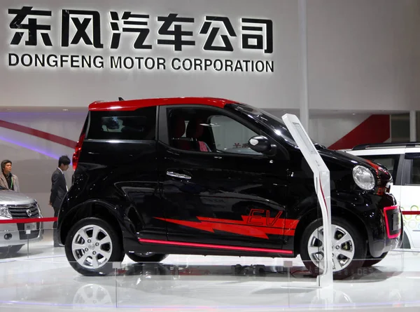 Egy Dongfeng E30L Concept Látható Kijelzőn Peking Nemzetközi Autóipari Kiállítás — Stock Fotó