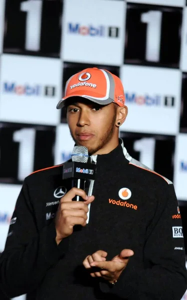 Pilota Britannico Lewis Hamilton Attualmente Corsa Team Mclaren Parla Durante — Foto Stock