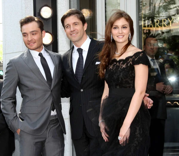 English Actor Westwick Left Actress Leighton Meester Attend Promotional Event — Stock Photo, Image