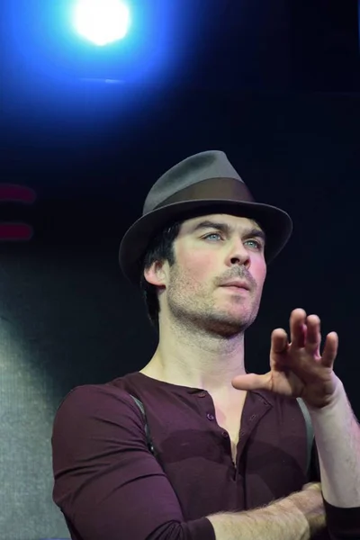 Amerykański Aktor Ian Somerhalder Pozuje Imprezie Promocyjnej Dla Aparat Cyfrowy — Zdjęcie stockowe