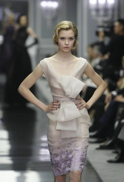 Модели Демонстрируют Новые Коллекции Время Показа Мод Christian Dior Spring — стоковое фото