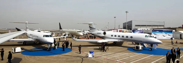Visitantes Olham Para Aeronaves Durante Conferência Exposição Aviação Empresarial Asiática — Fotografia de Stock