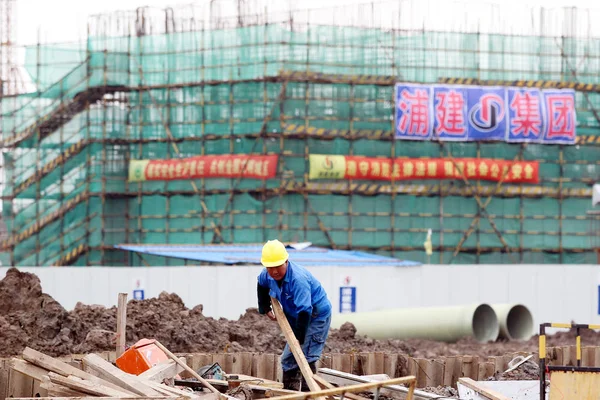 Kinesisk Arbetare Arbete Byggplatsen För Shanghai Disneyland Resort Pudong Shanghai — Stockfoto